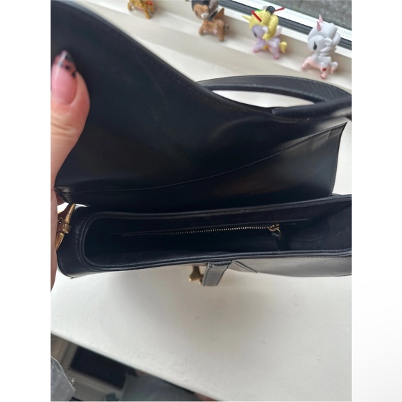Dior Black Leather Saddle Bag with Gold Accents - Picture 3 of 6